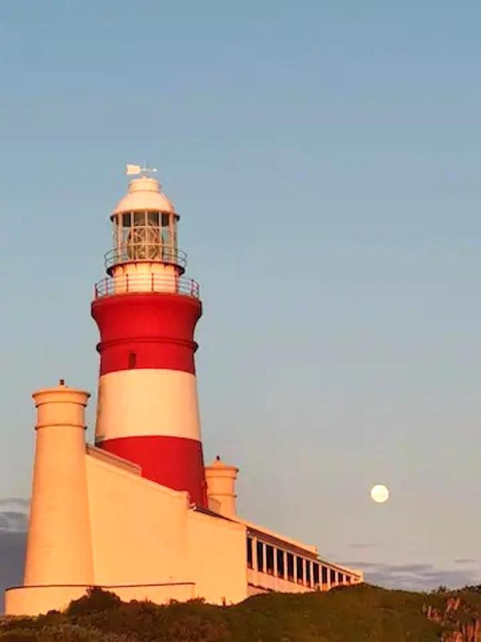 Dee'S Place Hotel Agulhas Exterior foto