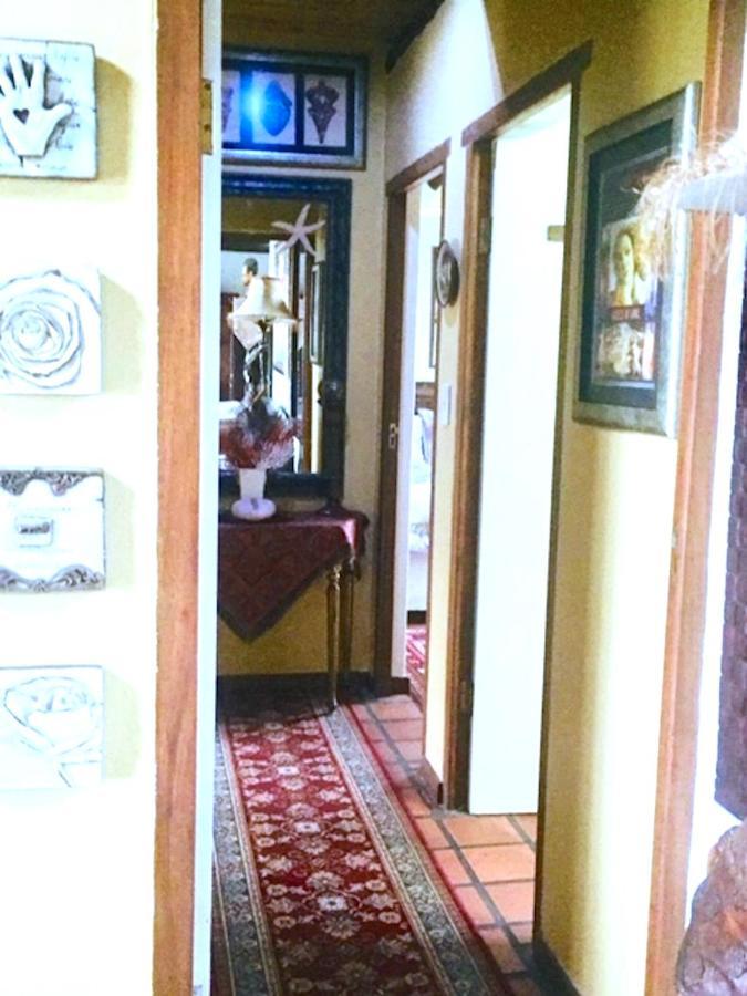 Dee'S Place Hotel Agulhas Exterior foto